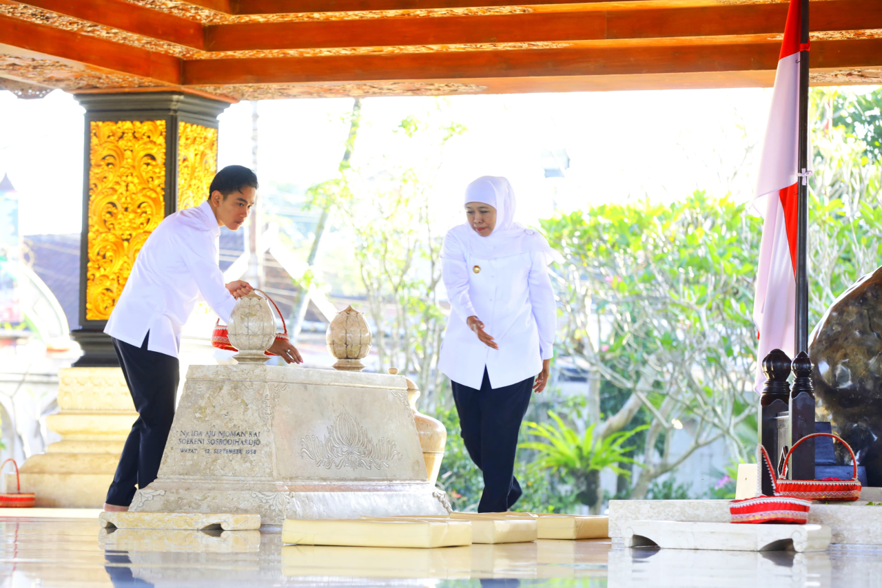 Wapres Gibran Ziarah Makam Bung Karno, Gubernur Khofifah Turut Mendampingi