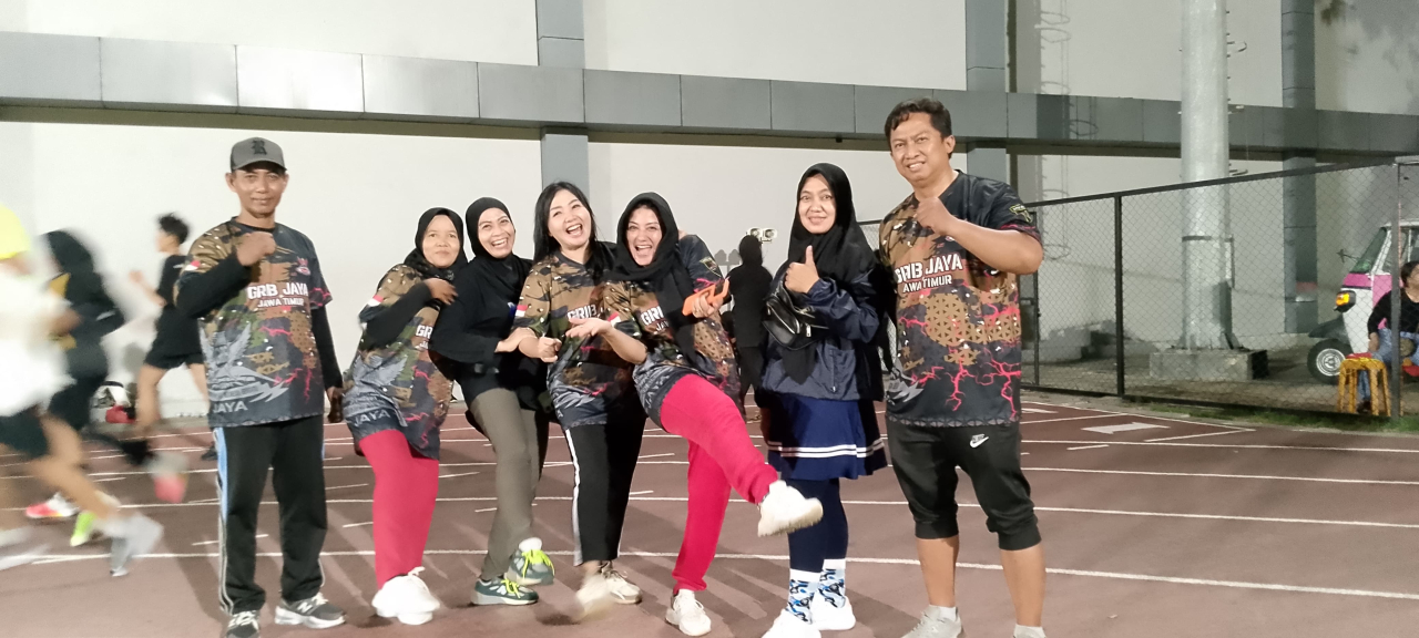 Anggota dan Simpatisan DPD GRIB Jaya Jatim di lapangan Bogowonto, Jalan Indragiri, Surabaya. (Foto: ful)