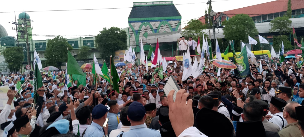 DPRD Jatim Digeruduk Ribuan Santri, Musyafak Janji Tindaklanjuti Tuntutan