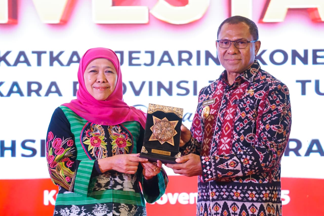 Gubernur Khofifah memimpin langsung misi dagang dan investasi Pemprov Jatim dan NTT di Hotel Aston Kupang. (Foto : Adpim for kabarhit)