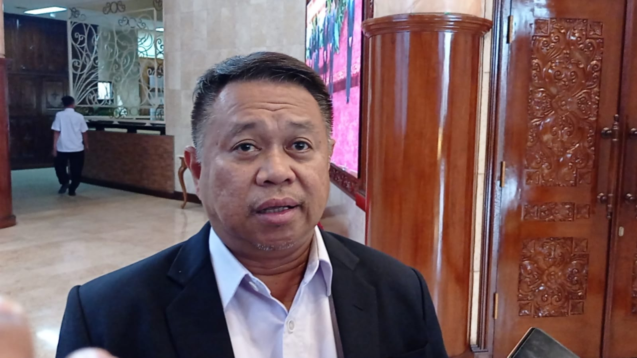 Kepala Dinas Perhubungan Jatim Nyono di Gedung DPRD Jawa Timur. (Foto: Istimewa)
