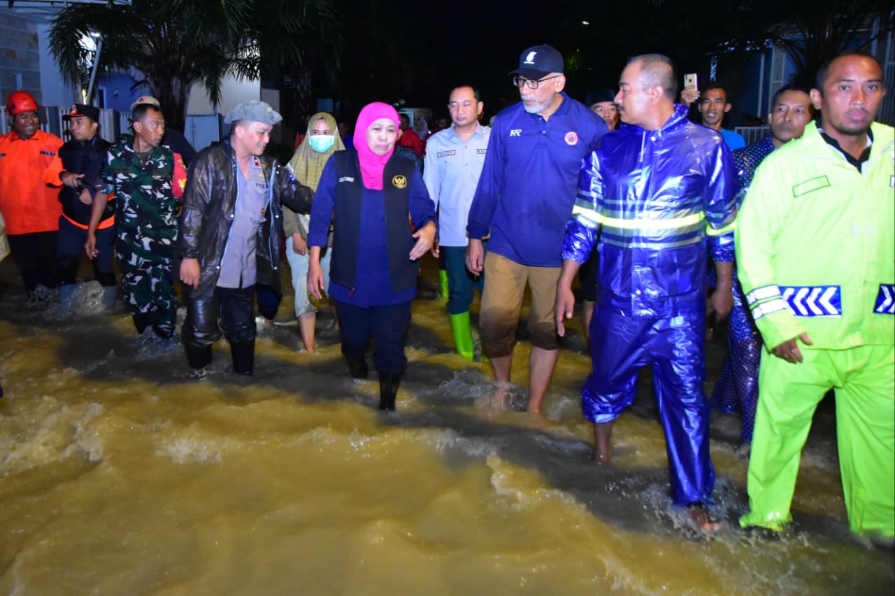 Optimalkan Penanganan Semeru, Khofifah Pastikan Pemprov Jatim Kolaborasi BNPB hingga Puspenerbal