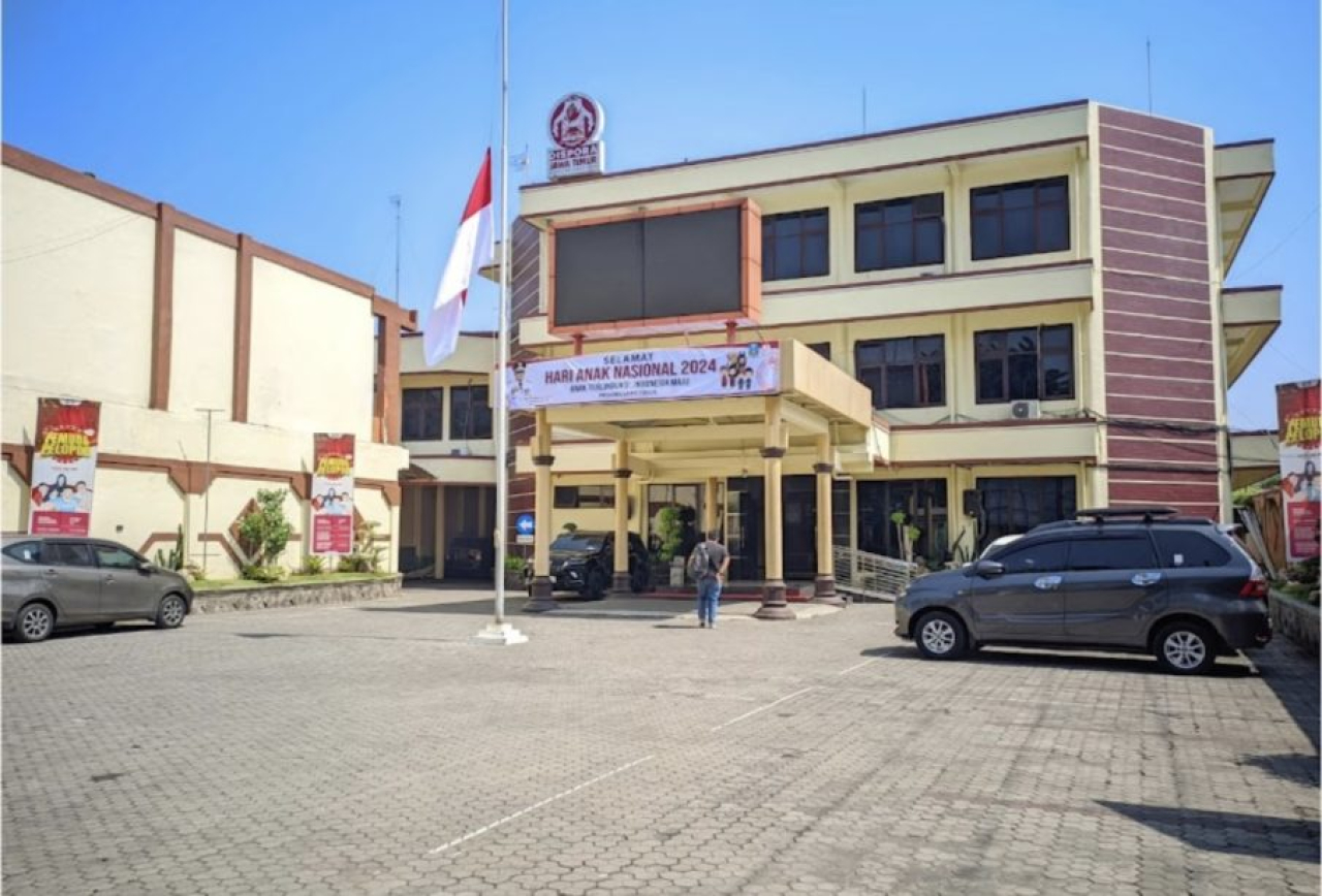 Gedung kantor Dinas Pemuda dan Keolahragaan (Dispora) Jatim. (Foto: Maki News for kabarhit)