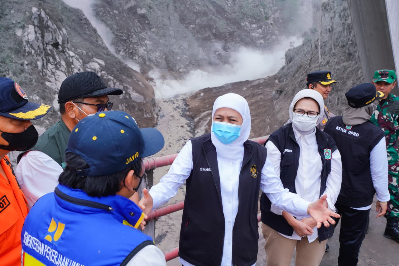 Khofifah Gercep Tangani Dampak APG Semeru, Keselamatan Warga Jadi Prioritas