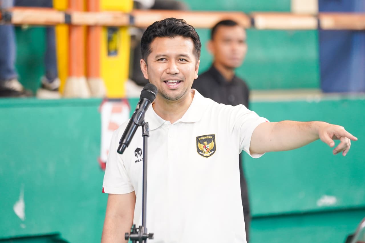 Wakil Gubernur Jawa Timur Emil Elestianto Dardak mengapresiasi penyelenggaraan Kejuaraan Bulutangkis Gubernur Cup Jawa Timur 2025 yang resmi dibuka di GOR Sudirman. (Foto: Adpim for kabarhit)