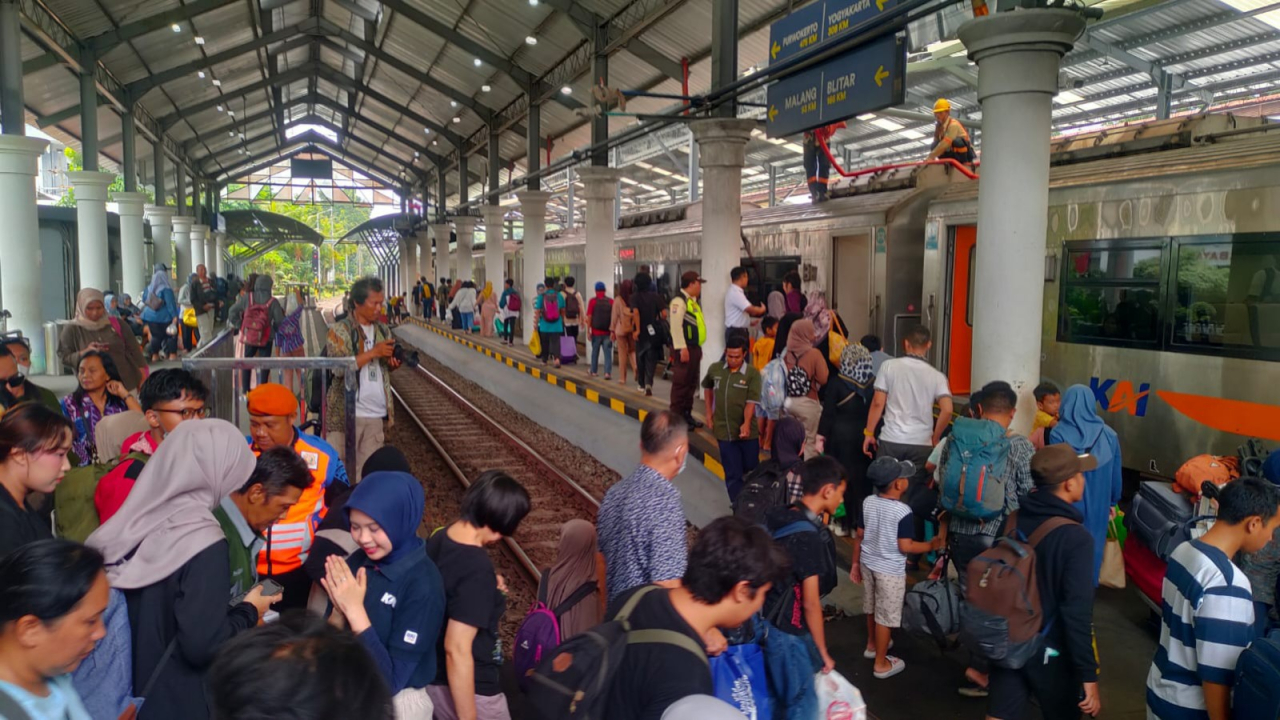 Hindari Denda dan Sanksi, KAI Daop 8 Surabaya Ingatkan Penumpang Cek Tiket