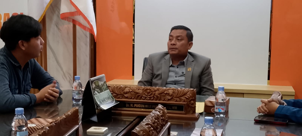Diskusi Pencemaran Udara, Puguh DPRD Jatim Apresiasi Kajian Mahasiswa ALSA Unair