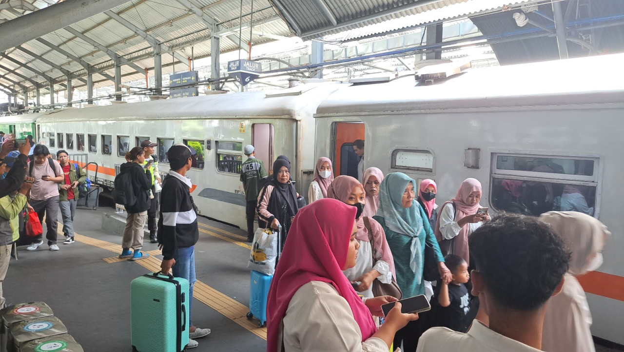 KAI Daop 8 Surabaya Catat Penjualan 108 Ribu Tiket Nataru, Stasiun Pasarturi Paling Diminati