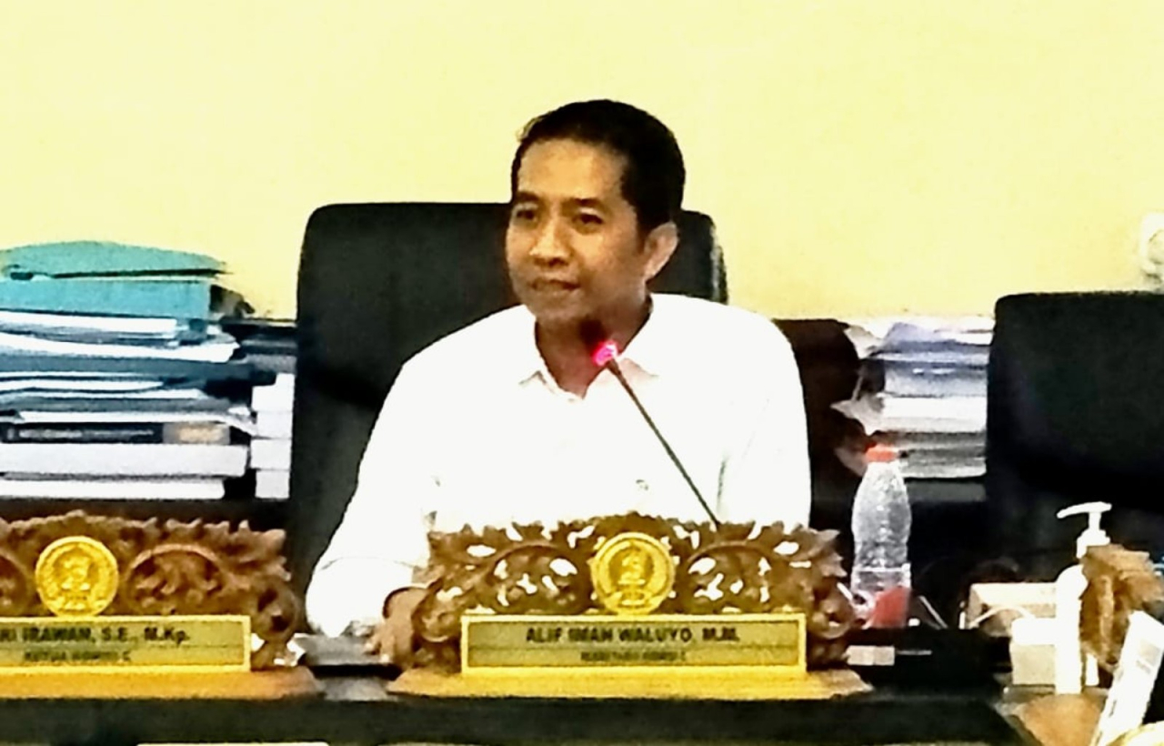Ketua Komisi C DPRD Kota Surabaya Eri Irawan