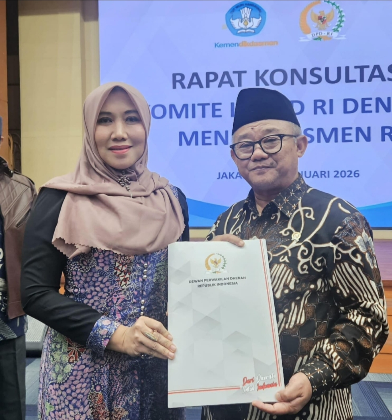 Anggota DPD RI asal Jawa Timur Lia Istifhama saat Rapat Konsultasi dengan Menteri Pendidikan Dasar dan Menengah Abdul Mu’ti di Jakarta.(Foto : Istimewa).