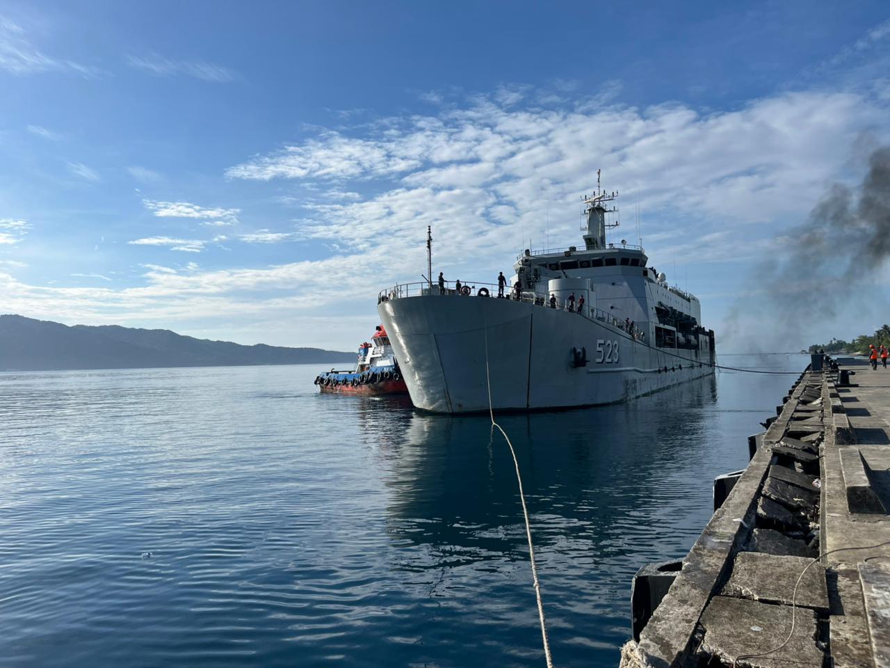 Kapal Perang Republik Indonesia (KRl) yakni, KRl Teluk Palu- 523 kembali merapat dan berlabuh di Dermaga Ksatrian Tawiri Komando Daerah Angkatan Laut lX (Kodaeral lX), Kota Ambon, Maluku