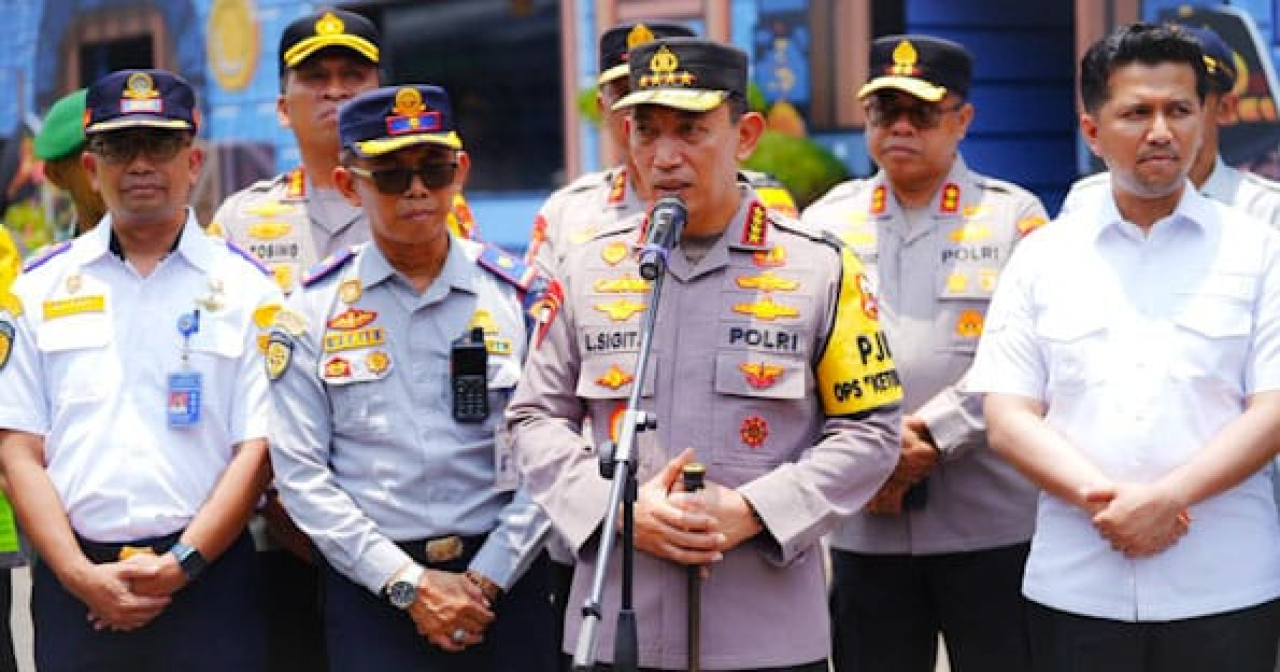 Kapolri Tinjau Terminal Purabaya, Pastikan Pemudik Aman Sampai Kampung Halaman