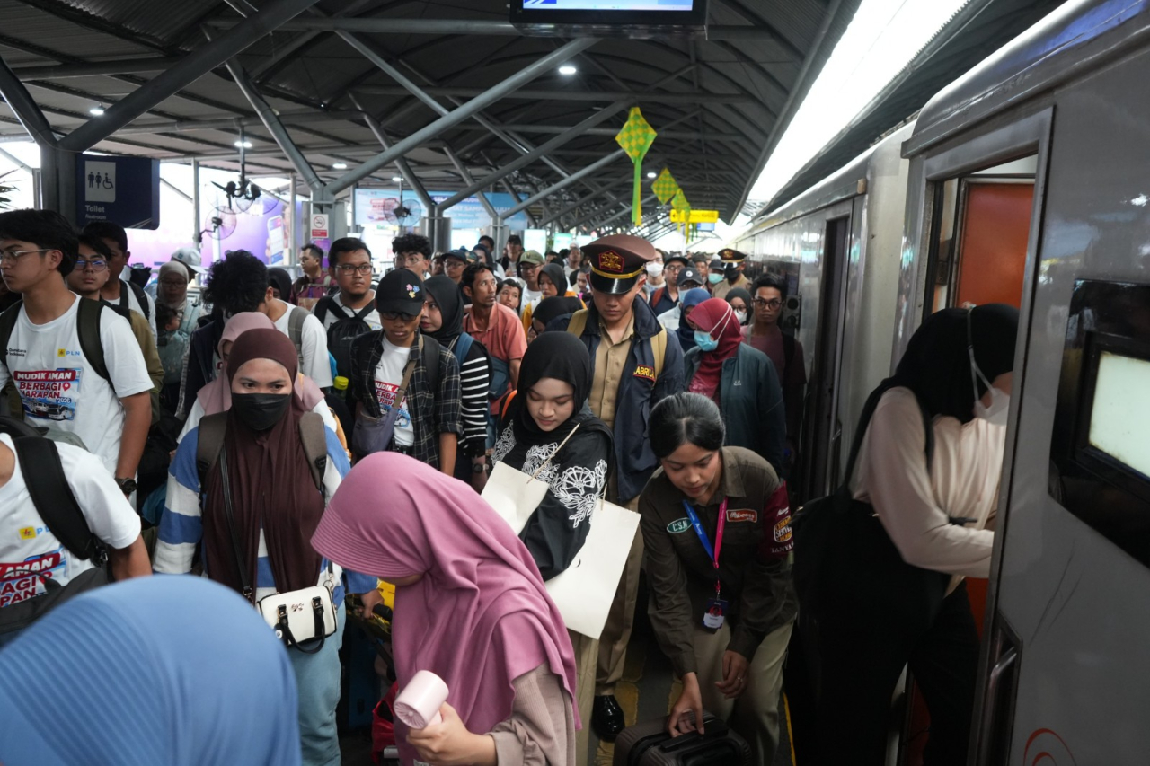 Puncak Mudik Lebaran 2026, KAI Daop 8 Surabaya Layani Puluhan Ribu Penumpang
