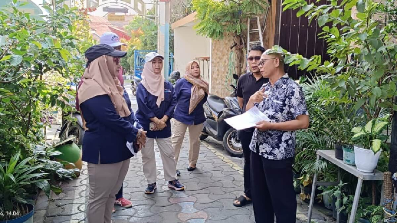 Pelindo Ajak Warga Tanjung Perak Jaga Lingkungan Lewat Lomba Menghias Kampung