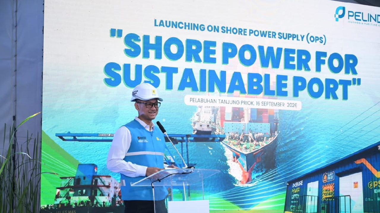 Direktur Utama PLN Darmawan Prasodjo saat menyampaikan sambutan dalam peluncuran Onshore Power Supply (OPS) bertajuk “Shore Power for Sustainable Port” di Pelabuhan Tanjung Priok, Jakarta, Rabu (16/9/2026).